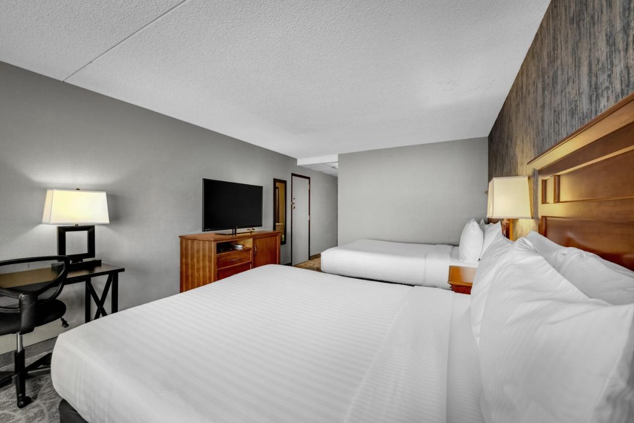 Deluxe Queen Room with Two Queen Beds - No pets,1231670033:JPEG