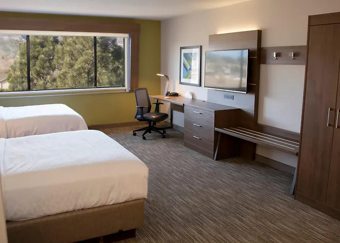 Holiday Inn Express & Suites North By Ihg