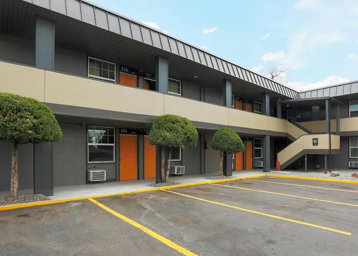 Modern Motel